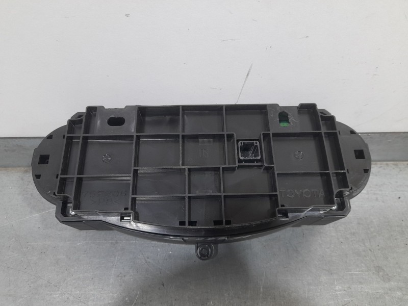 Recambio de mando climatizador para toyota yaris (_p13_) 1.5 (nsp131_) referencia OEM IAM 75H394 75F206 