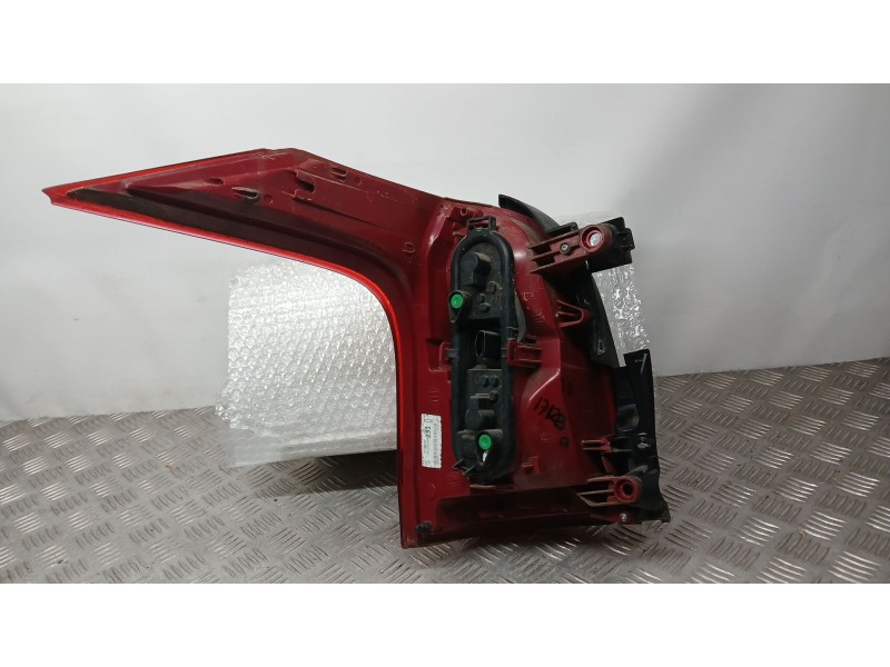 Recambio de piloto trasero derecho para peugeot 5008 (0u_, 0e_) 1.6 hdi referencia OEM IAM 9672666680  