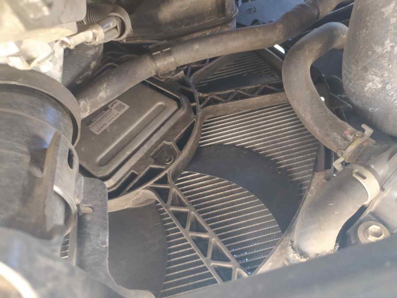 Recambio de electroventilador para lexus es 300h referencia OEM IAM 1636025010  