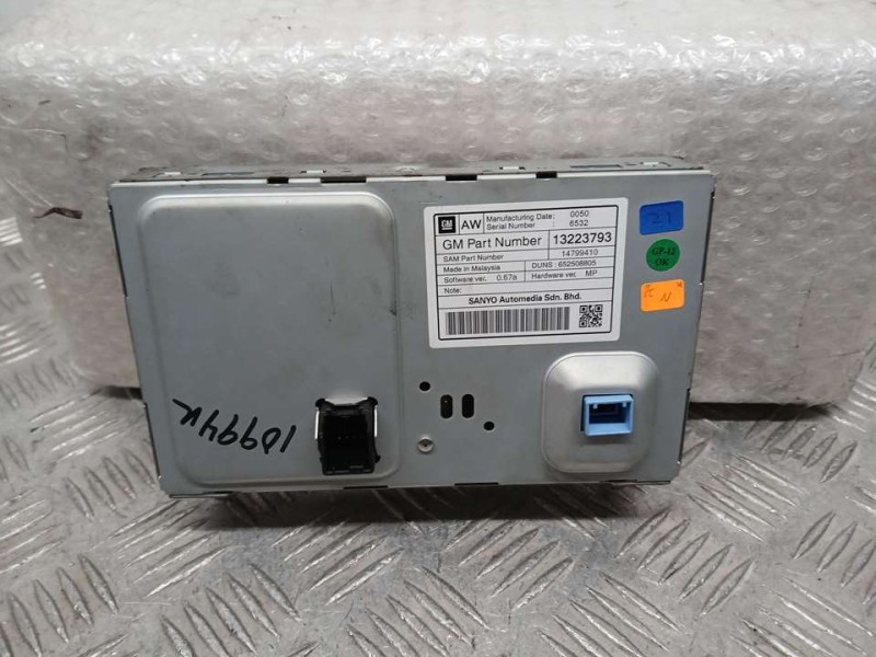 Recambio de sistema navegacion gps para opel insignia berlina cosmo referencia OEM IAM 13223793 652508805 PANTALLA MULTIFUNCION
