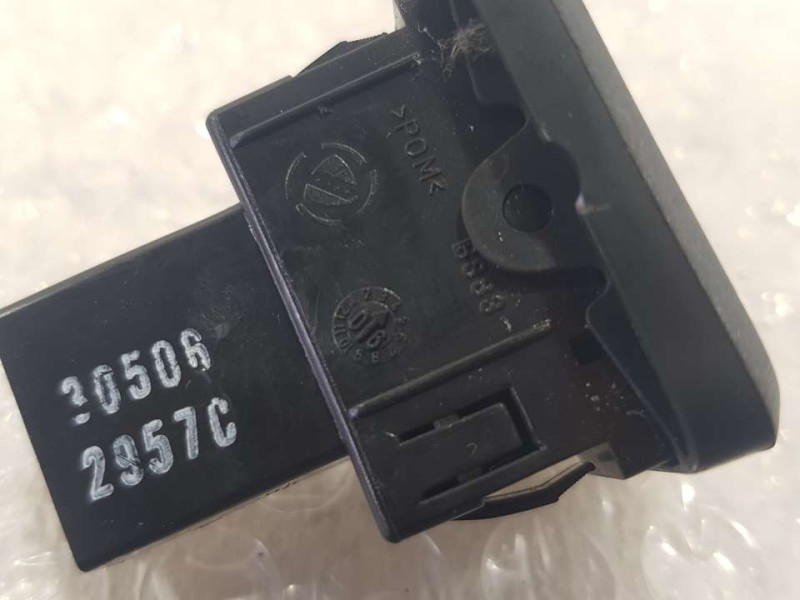 Recambio de mando elevalunas delantero derecho para fiat nuova 500 (150) pop referencia OEM IAM 0735450602 E30500 