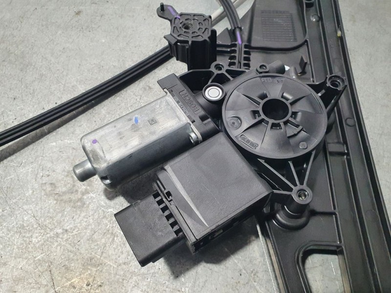 Recambio de elevalunas delantero izquierdo para peugeot 5008 gt line 1.5 hdi 130 cv referencia OEM IAM 9810488980  ELECTRICO 6 P