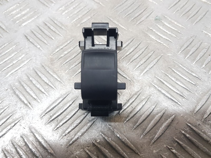 Recambio de mando elevalunas trasero derecho para toyota yaris (_p13_) 1.5 (nsp131_) referencia OEM IAM 848100D030  