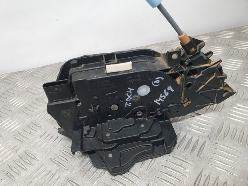 Recambio de cerradura puerta trasera derecha para bmw serie 1 lim. (f40) 118d referencia OEM IAM 795614405 17756710 5 PINES