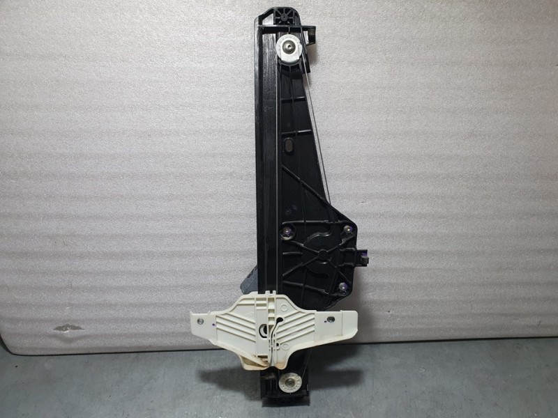 Recambio de elevalunas trasero derecho para peugeot 5008 gt line 1.5 hdi 130 cv referencia OEM IAM 9812642880 6 PINS ELECTRICO 6