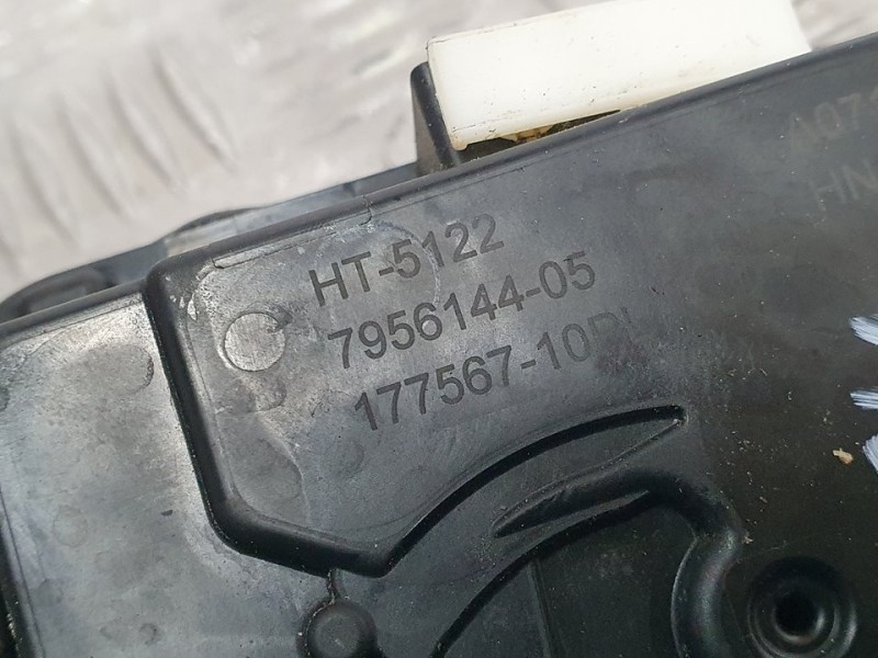 Recambio de cerradura puerta trasera derecha para bmw serie 1 lim. (f40) 118d referencia OEM IAM 795614405 17756710 5 PINES