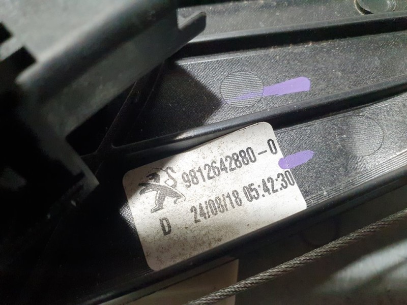 Recambio de elevalunas trasero derecho para peugeot 5008 gt line 1.5 hdi 130 cv referencia OEM IAM 9812642880 6 PINS ELECTRICO 6