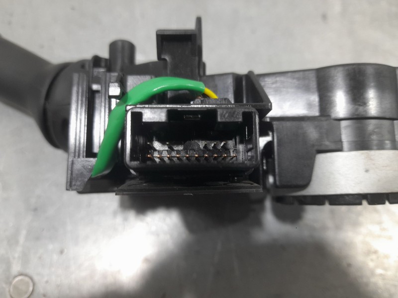 Recambio de mando luces y limpia para toyota yaris (_p13_) 1.5 (nsp131_) referencia OEM IAM 0D30017F938  