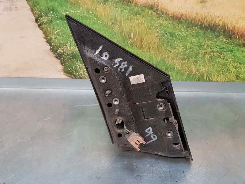 Recambio de retrovisor izquierdo para ssangyong kyron 200 xdi premium 4wd referencia OEM IAM  TOCADO, SIN CRISTAL ELECTRICO , SI