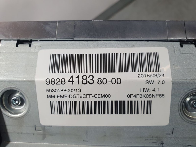 Recambio de sistema navegacion gps para peugeot 5008 gt line 1.5 hdi 130 cv referencia OEM IAM 9828418380 503018800213 