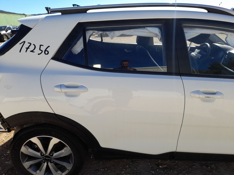 Recambio de puerta trasera derecha para kia stonic (yb) 1.0 t-gdi eco-dynamics+ referencia OEM IAM 77004H8401  