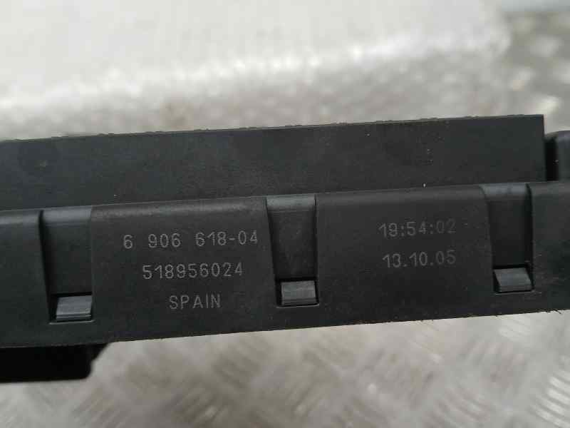 Recambio de caja reles / fusibles para bmw serie 5 berlina (e60) 520d referencia OEM IAM 6906618 518956024 