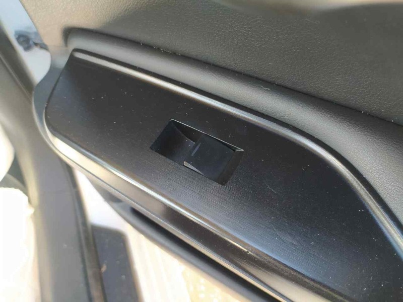 Recambio de mando elevalunas trasero derecho para lexus es 300h referencia OEM IAM 8481033140  