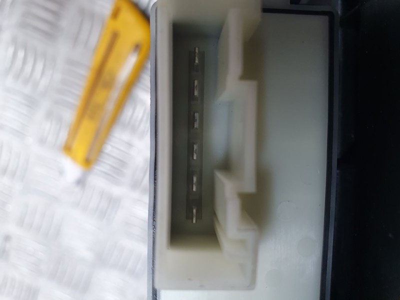 Recambio de elevalunas trasero derecho para bmw serie 1 lim. (f40) 118d referencia OEM IAM 5A02FA801 22975210 ELECTRICO 6 PINES