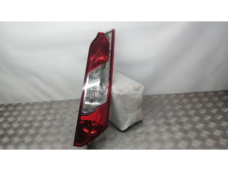 Recambio de piloto trasero derecho para ford transit connect monospace 1.6 tdci referencia OEM IAM DT1113404AC ROZADO VALEO 9001