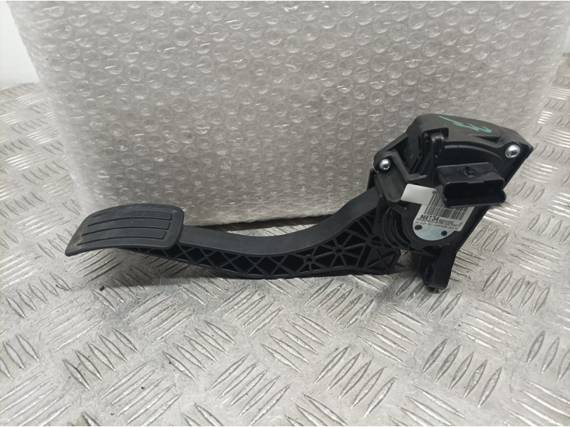 Recambio de potenciometro pedal para ds 4 ii 1.2 12v puretech referencia OEM IAM 9674829180 86ET348834492E 