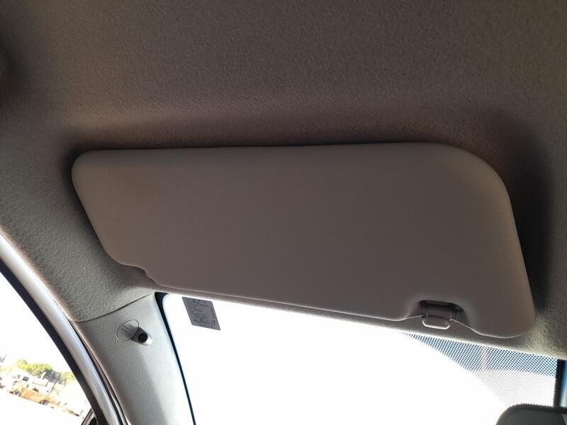 Recambio de parasol izquierdo para toyota yaris (_p13_) 1.5 (nsp131_) referencia OEM IAM 743200D600B0  