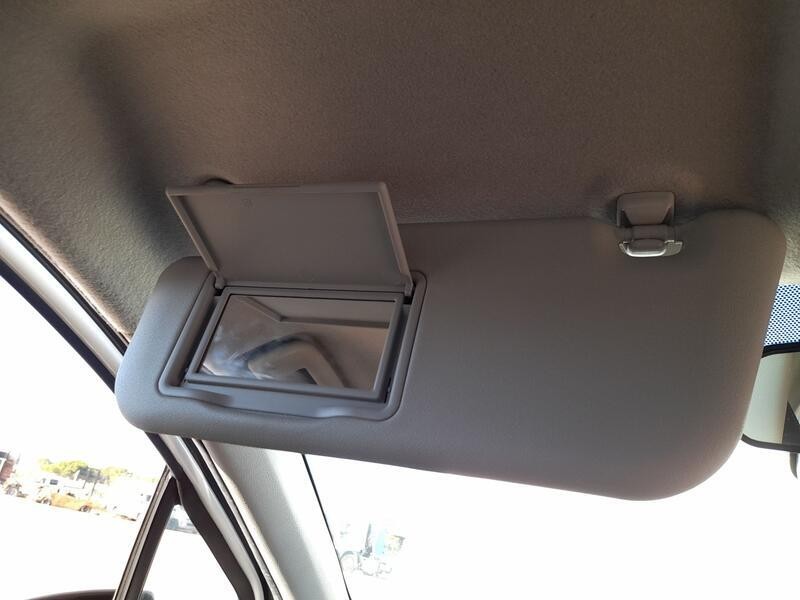 Recambio de parasol izquierdo para toyota yaris (_p13_) 1.5 (nsp131_) referencia OEM IAM 743200D600B0  