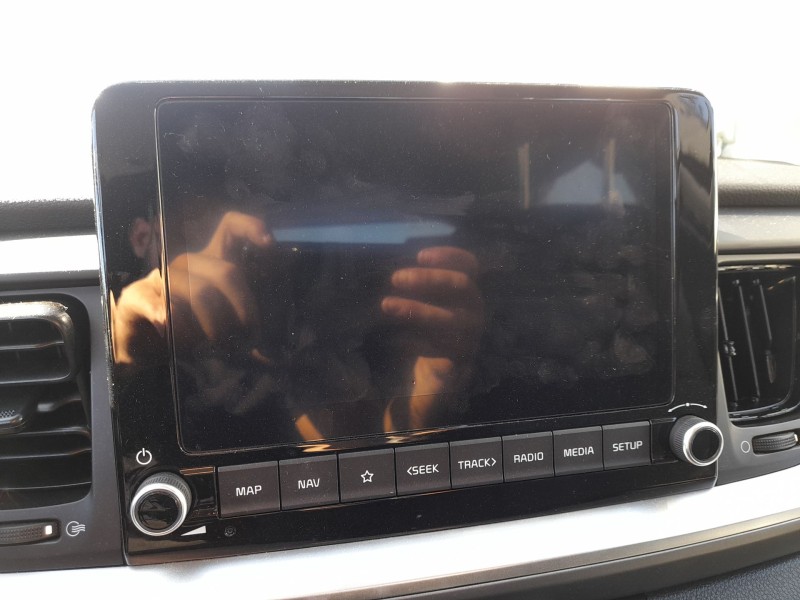 Recambio de sistema navegacion gps para kia stonic (yb) 1.0 t-gdi eco-dynamics+ referencia OEM IAM 96160H8820FHV  