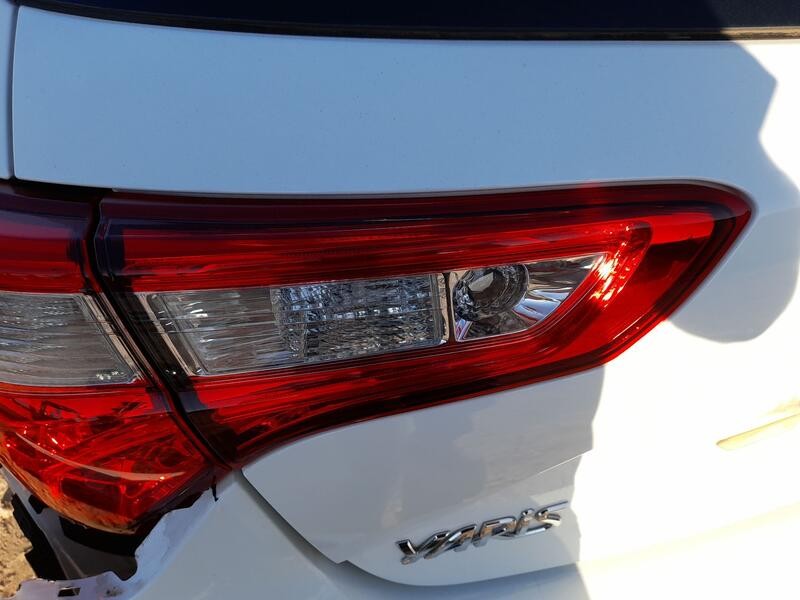 Recambio de piloto trasero izquierdo interior para toyota yaris (_p13_) 1.5 (nsp131_) referencia OEM IAM 815910D600  