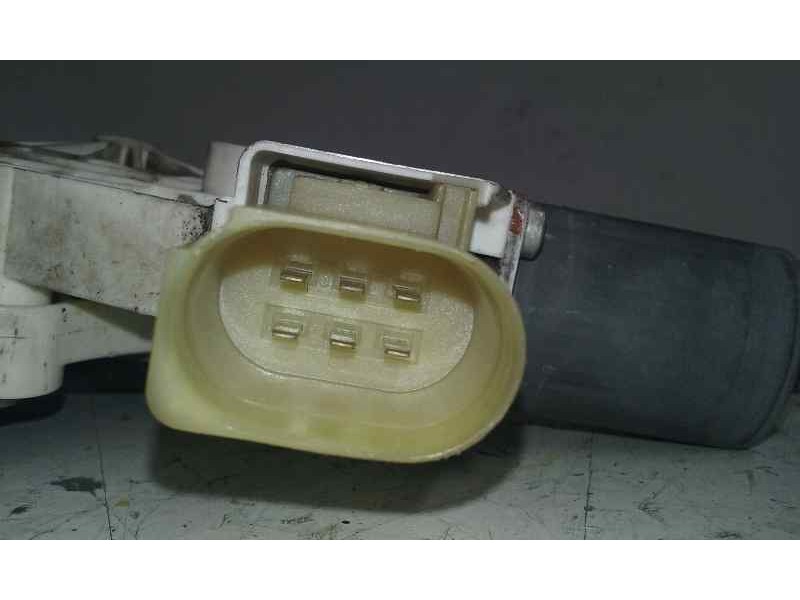 Recambio de elevalunas delantero derecho para bmw serie 1 berlina (e81/e87) 116i referencia OEM IAM  6 PINS ELECTRICO