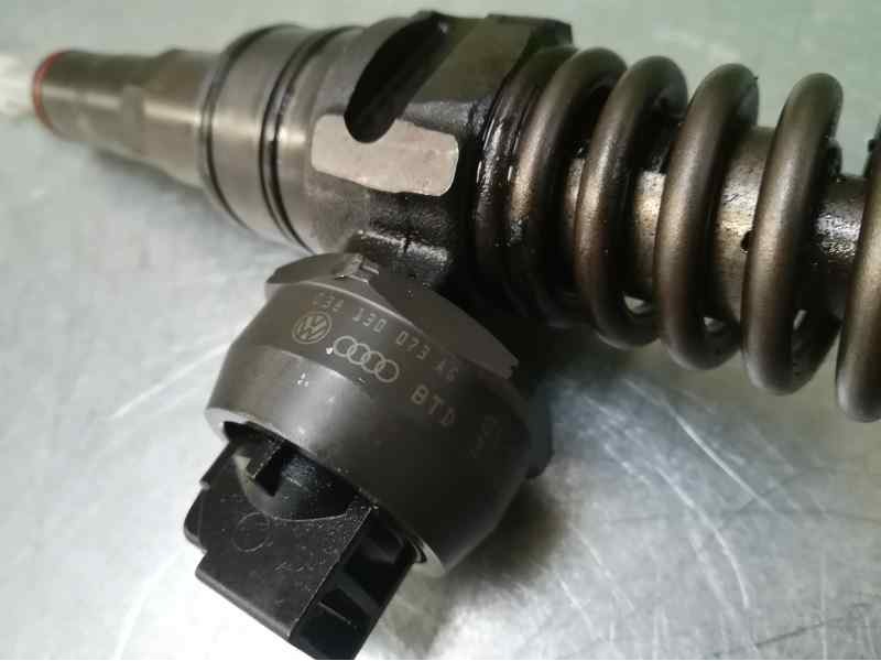 Recambio de inyector para seat leon (1p1) 1.9 tdi referencia OEM IAM 038130073AG 0414720215 BOSCH