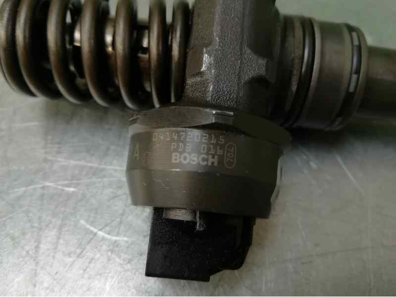 Recambio de inyector para seat leon (1p1) 1.9 tdi referencia OEM IAM 038130073AG 0414720215 BOSCH