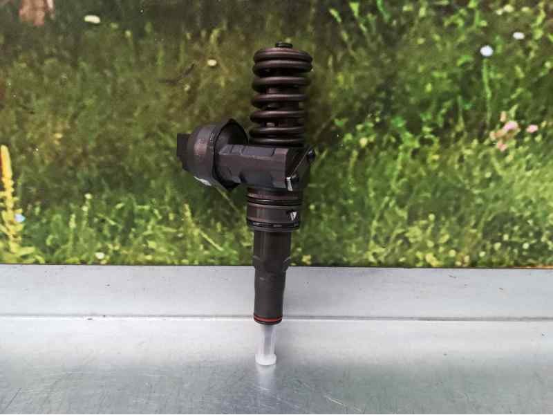 Recambio de inyector para seat leon (1p1) 1.9 tdi referencia OEM IAM 038130073AG 0414720215 BOSCH