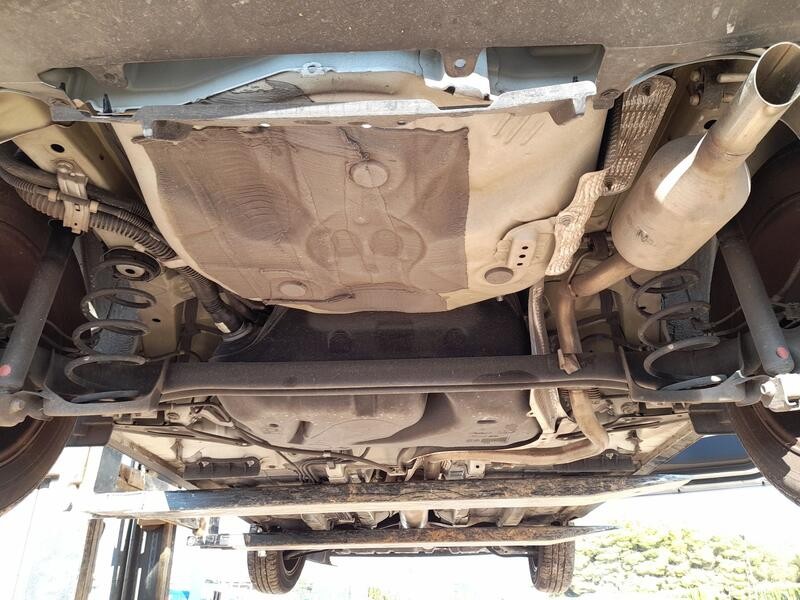 Recambio de puente trasero para toyota yaris (_p13_) 1.5 (nsp131_) referencia OEM IAM 421100D520 DISCO 4 TORNILLOS 