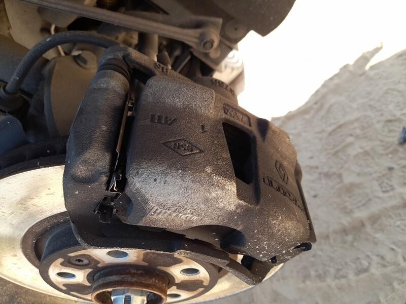 Recambio de pinza freno delantera derecha para renault talisman (lp_) 1.5 dci 110 referencia OEM IAM 410018526R  