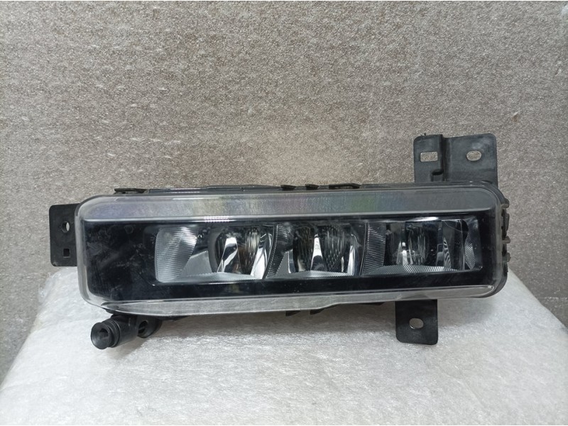 Recambio de faro antiniebla izquierdo para bmw serie 1 lim. (f40) 118d referencia OEM IAM 6317747108108 11321030000 LED