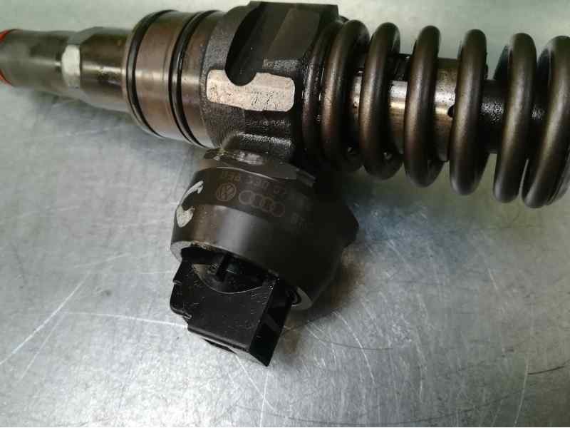 Recambio de inyector para seat leon (1p1) 1.9 tdi referencia OEM IAM 038130073AG 0414720215 BOSCH