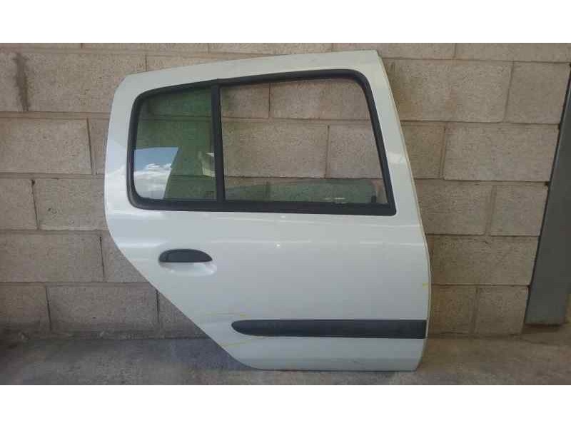 Recambio de puerta trasera derecha para renault clio ii fase i (b/cbo) 1.2 alize referencia OEM IAM   TOCADA