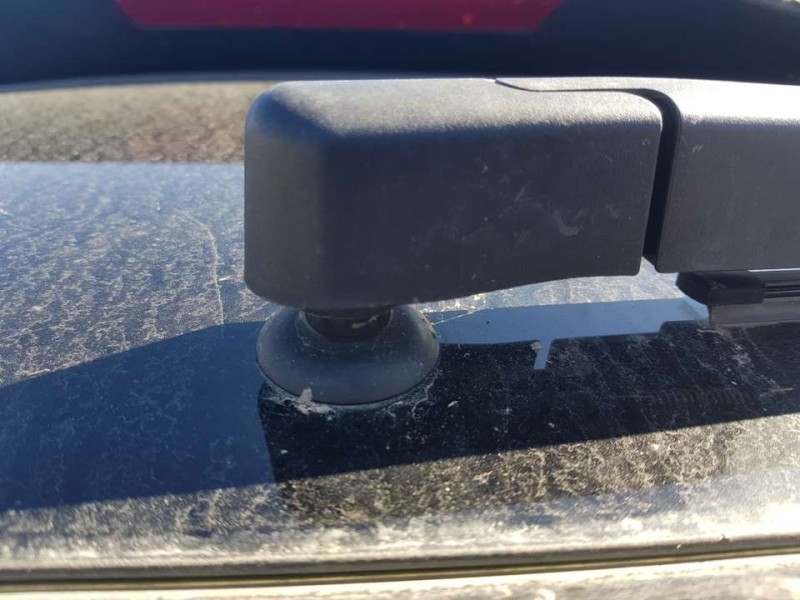 Recambio de motor limpia trasero para ford puma st-line referencia OEM IAM L1TB17404AB MONTADO EN PUERTA 