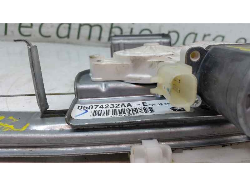 Recambio de elevalunas trasero derecho para dodge caliber sxt referencia OEM IAM 2 PIN 05074232AA ELECTRICO