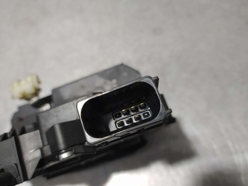 Recambio de cerradura puerta delantera derecha para opel meriva b selective referencia OEM IAM 13258274 2C1639102 0325407955