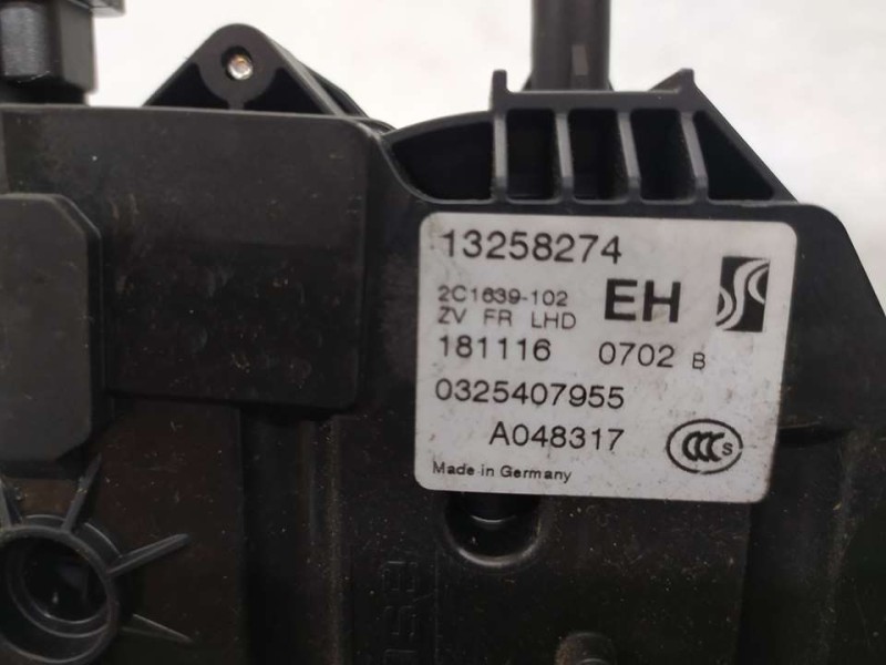 Recambio de cerradura puerta delantera derecha para opel meriva b selective referencia OEM IAM 13258274 2C1639102 0325407955