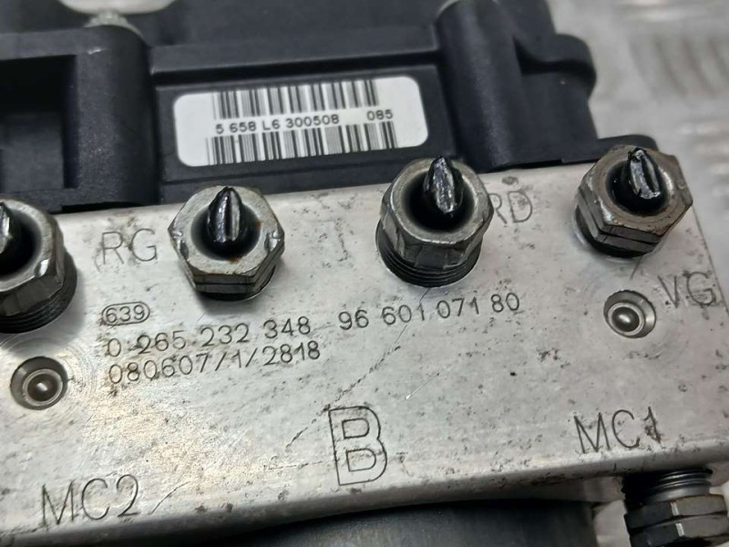 Recambio de abs para peugeot 308 confort referencia OEM IAM 9660107180 0265232348 BOSCH