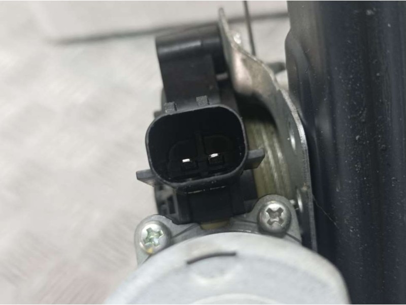 Recambio de elevalunas trasero derecho para ssangyong tivoli line 4x2 referencia OEM IAM 98840X1010  