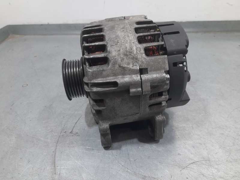 Recambio de alternador para audi a5 (8t3) 2.7 tdi referencia OEM IAM 059903016J TG15C095 VALEO
