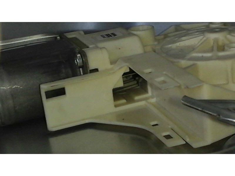 Recambio de elevalunas delantero izquierdo para ford focus berlina (cap) ambiente (d) referencia OEM IAM 984562114 2 PINS ELECTR