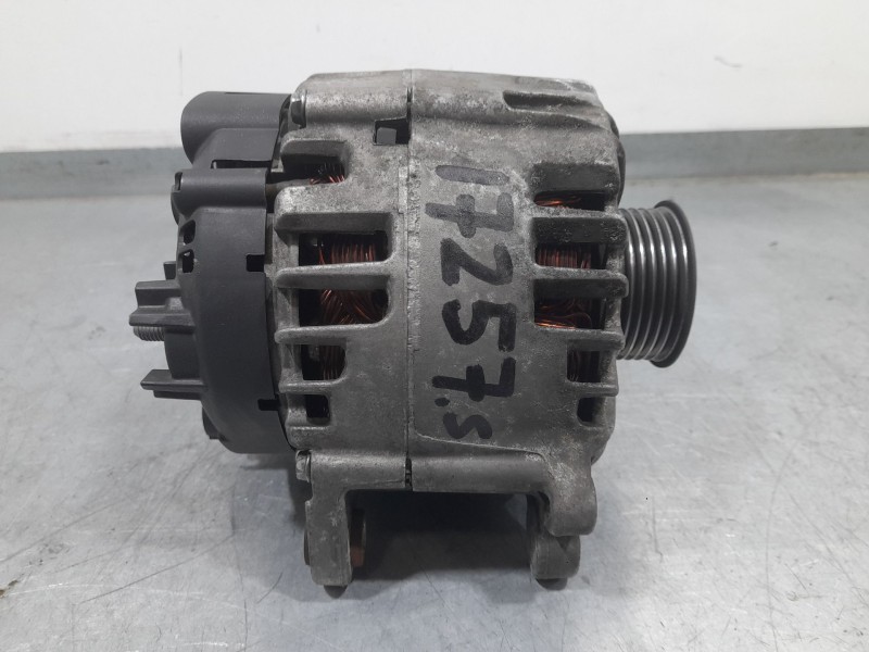 Recambio de alternador para audi a5 (8t3) 2.7 tdi referencia OEM IAM 059903016J TG15C095 VALEO