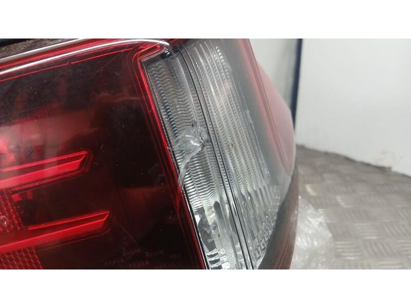 Recambio de piloto trasero izquierdo para lexus es 300h referencia OEM IAM 8156133590 TOCADO Y ROZADO 