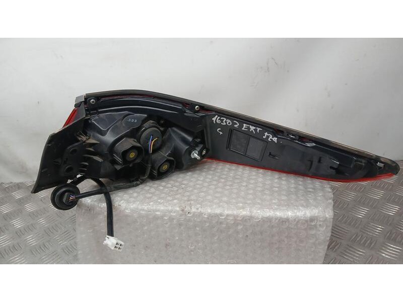 Recambio de piloto trasero izquierdo para lexus es 300h referencia OEM IAM 8156133590 TOCADO Y ROZADO 