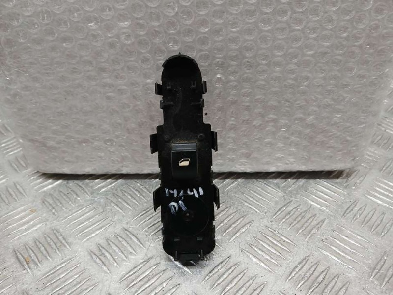 Recambio de mando elevalunas delantero derecho para peugeot 308 confort referencia OEM IAM 96565184XT  