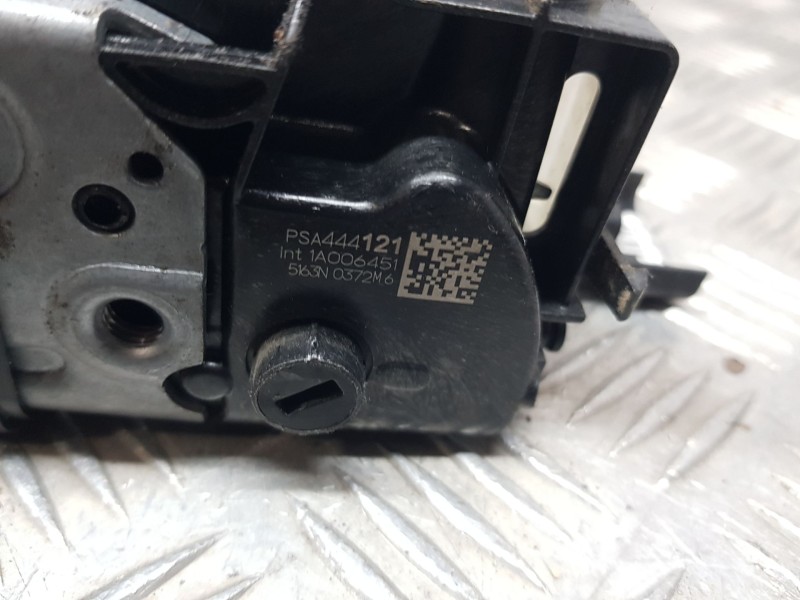 Recambio de cerradura puerta delantera derecha para peugeot 208 ii (ub_, up_, uw_, uj_) 1.5 bluehdi 100 referencia OEM IAM 98444