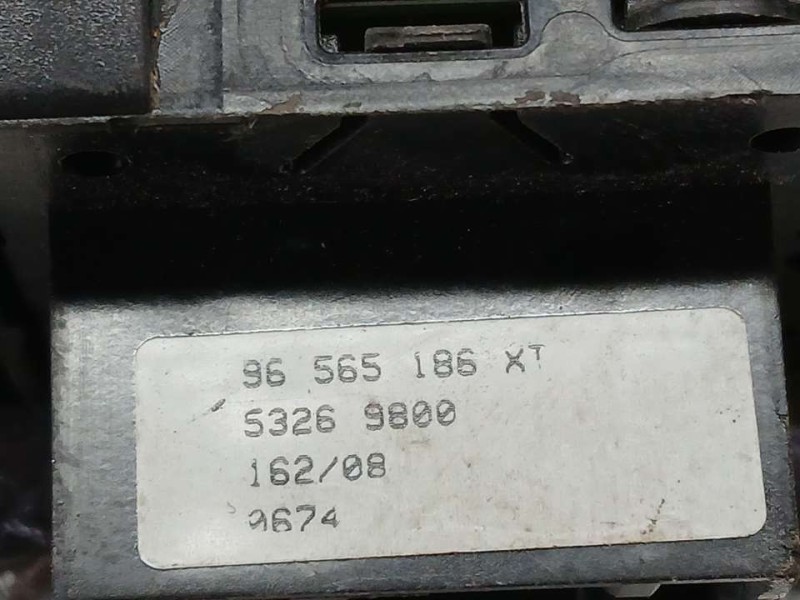 Recambio de mando elevalunas delantero izquierdo para peugeot 308 confort referencia OEM IAM 96565186XT  