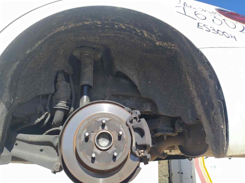 Recambio de plastico pase rueda tras. izq. para lexus es 300h referencia OEM IAM 6563833120  