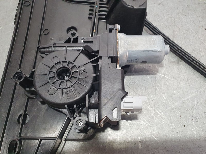 Recambio de elevalunas delantero derecho para peugeot 2008 (p1) gt line referencia OEM IAM 9828130680  ELECTRICO 6 PINS