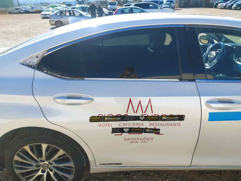 Recambio de puerta trasera derecha para lexus es 300h referencia OEM IAM 6700333301  